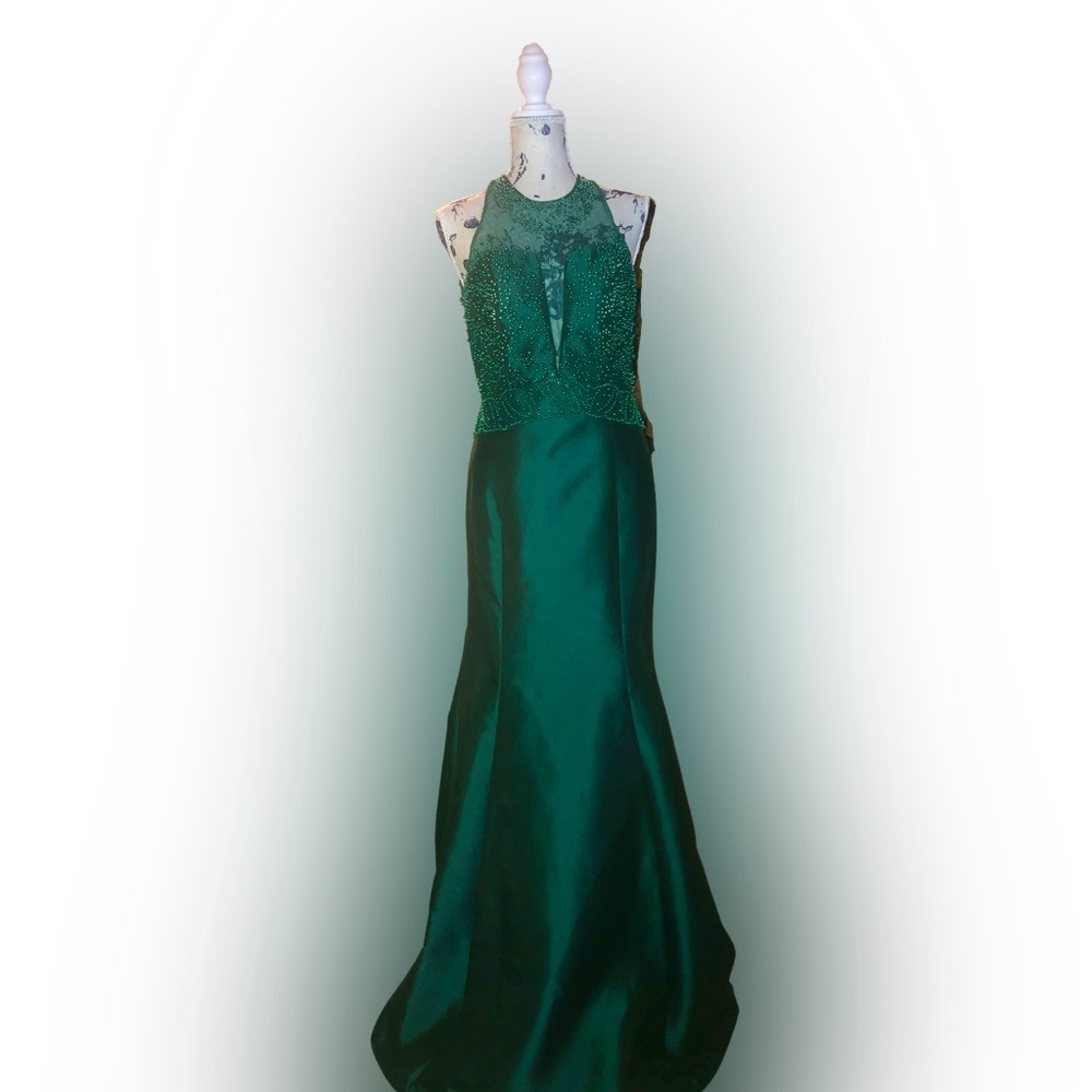 NWT Emerald Green Backless Mermaid Style Satin Evening Gown with Beaded Accents